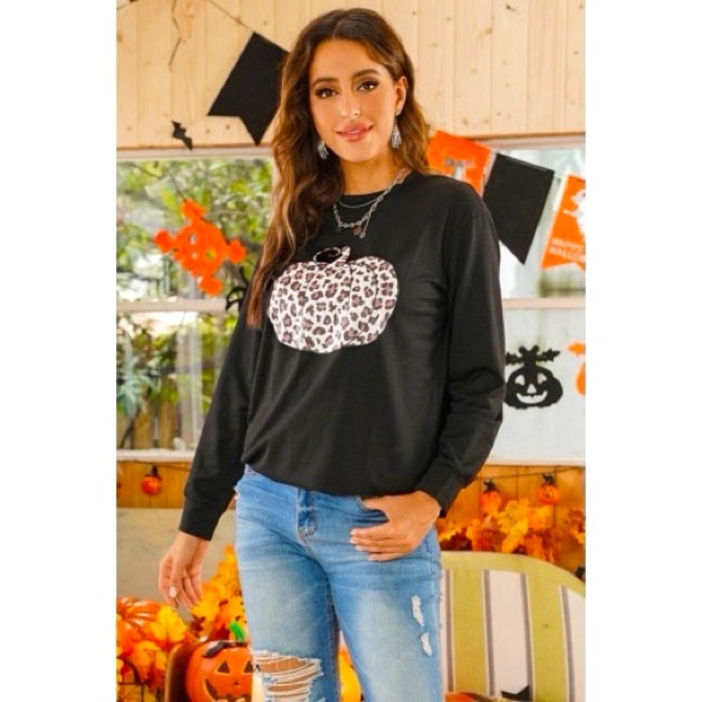 Animal Print Pumpkin 🎃 Graphic Black Sweatshirt